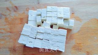 香椿芽拌豆腐的做法步骤：1