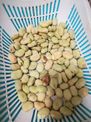 蚕豆焖咸菜的做法步骤：1