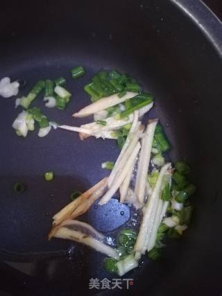 葱姜汁拌粉的做法步骤：3