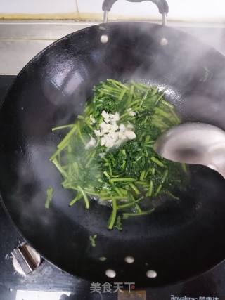 清炒茼蒿的做法步骤：5