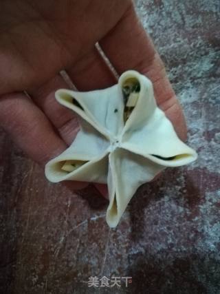 牡丹花蒸饺的做法步骤：6