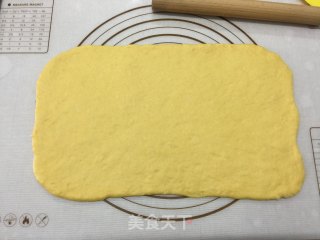 胡萝卜牛角包的做法步骤：12