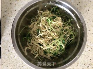 豆皮拌豆苗的做法步骤：4