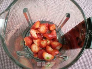 粉色奶昔的做法步骤：2