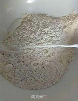 黑芝麻沙琪玛的做法步骤：1
