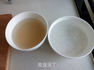 韭菜虾皮粥的做法步骤：1