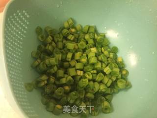 橄榄菜肉末煸四季豆的做法步骤：2