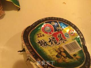 橄榄菜肉末煸四季豆的做法步骤：4