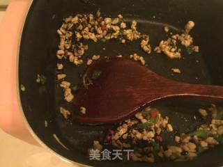 橄榄菜肉末煸四季豆的做法步骤：9