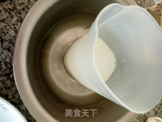 自制蛋挞，一看就能学会的自制蛋挞的做法步骤：2
