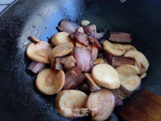 杏鲍菇炒腊肉的做法步骤：9