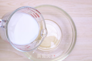 白玉草莓卷丨岂止少女才懂的浪漫的做法步骤：1