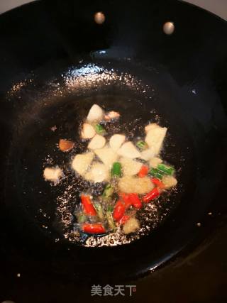 鸡翅焖胡萝卜的做法步骤：2