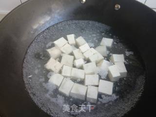 娃娃菜海鲜豆腐汤的做法步骤：3