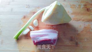 五花肉炒笋片的做法步骤：1