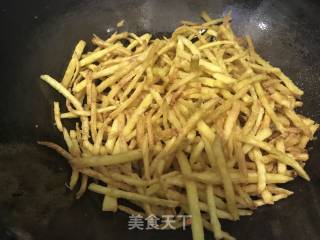 干煸土豆丝的做法步骤：9