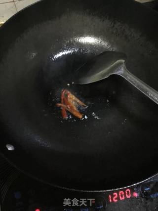 腐竹木耳炒芹菜的做法步骤：3