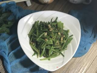 蒜香菠菜梗的做法步骤：7