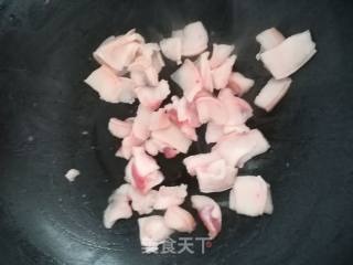 猪肉炒黄豆芽的做法步骤：3