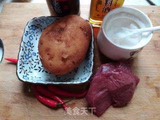 土豆丝炒牛肉的做法步骤：2