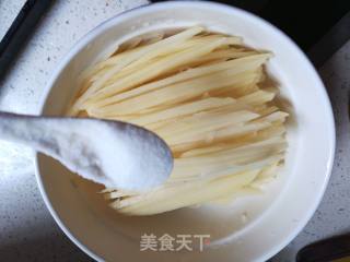 土豆丝炒牛肉的做法步骤：5