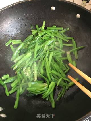 菠菜炒鸡蛋的做法步骤：8