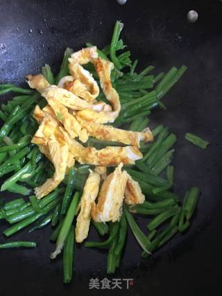 菠菜炒鸡蛋的做法步骤：9