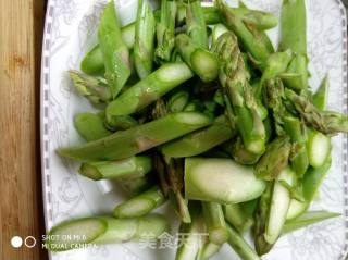 黑椒牛肉炒芦笋的做法步骤：5