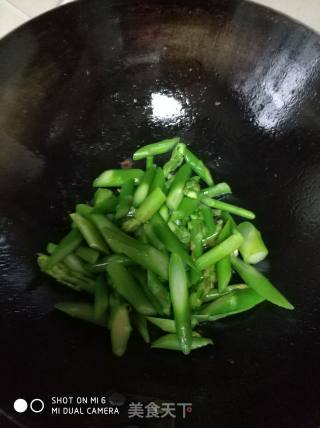 黑椒牛肉炒芦笋的做法步骤：8