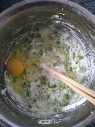 豌豆鸡蛋粑粑的做法步骤：2