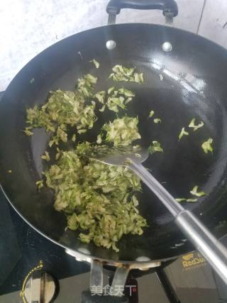 槐花炒韭菜鸡蛋的做法步骤：5