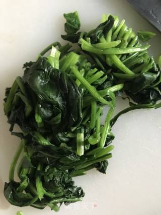 凉拌菠菜（快手拌菜）的做法步骤：2