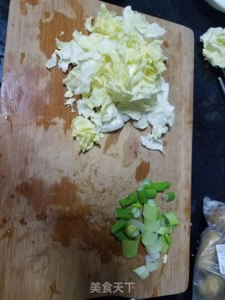 墨鱼烧包菜的做法步骤：3