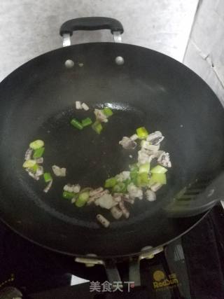 墨鱼烧包菜的做法步骤：4