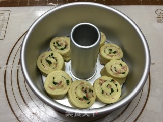 香葱培根面包圈的做法步骤：16