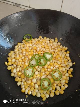 炒玉米的做法步骤：5