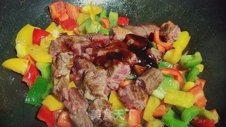 彩椒牛上脑的做法步骤：6