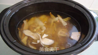 清保凉煲猪展骨冬瓜汤的做法步骤：6