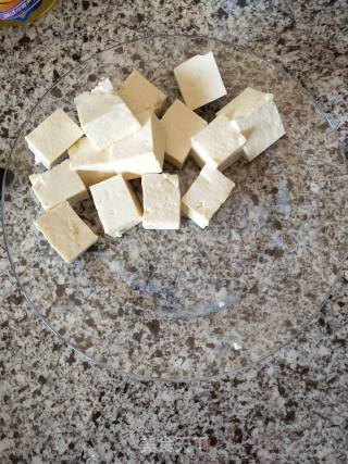 不一样的搭配～鸡腿香菇炖豆腐的做法步骤：3