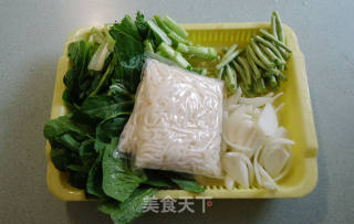 蔬菜素炒乌冬的做法步骤：1