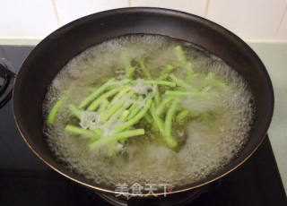 蔬菜素炒乌冬的做法步骤：3