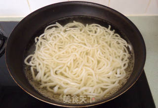 蔬菜素炒乌冬的做法步骤：4