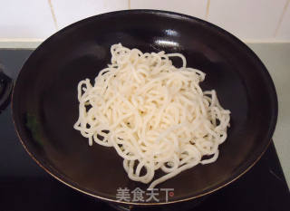 蔬菜素炒乌冬的做法步骤：7