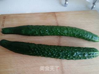 酱爆瓜条的做法步骤：1