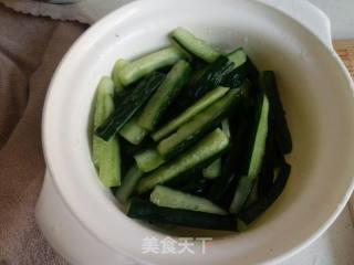 酱爆瓜条的做法步骤：3