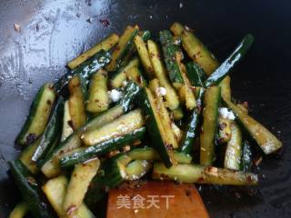 酱爆瓜条的做法步骤：6