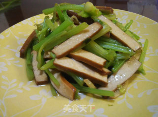 香芹豆干的做法步骤：6