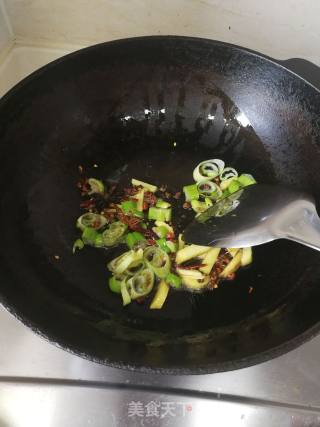 蒜香土豆烧小排的做法步骤：3