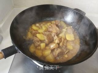 蒜香土豆烧小排的做法步骤：7