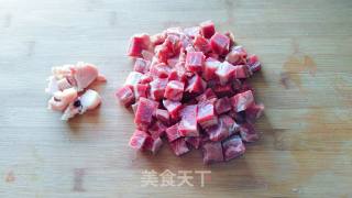 黑胡椒牛肉粒的做法步骤：1